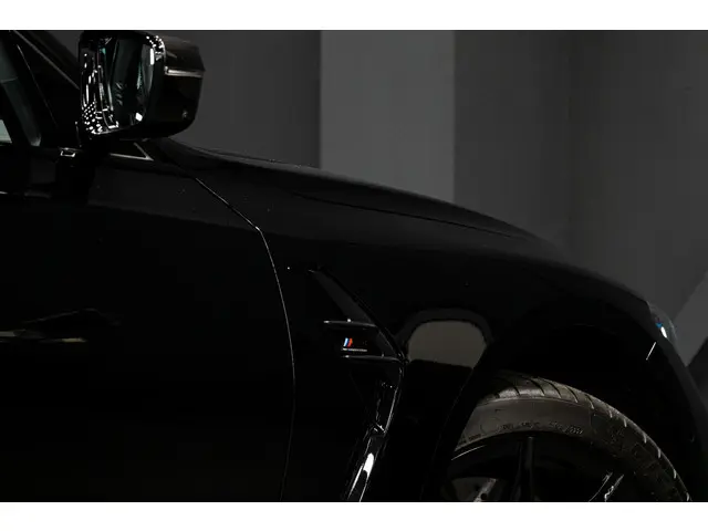 BMW M3 Touring xDrive Competition 2024 Benzine 28