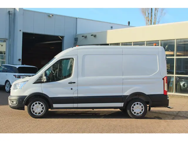 Ford Transit 350 2.0 TDCI L2H2 Trend 2021 Diesel 3