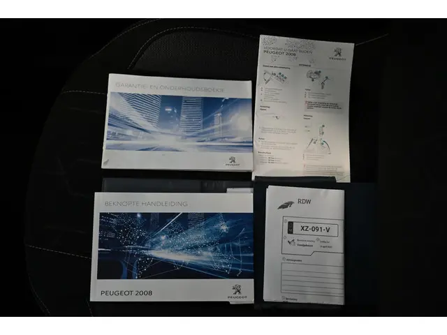 Peugeot 2008 1.2 PureTech Signature 2019 Benzine 30