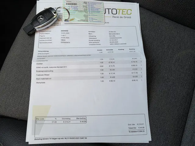 Mercedes-Benz GLA 200 Prestige 2017 Benzine 4