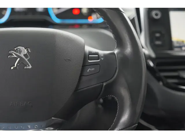 Peugeot 2008 PureTech 110 Allure 2019 Benzine 34