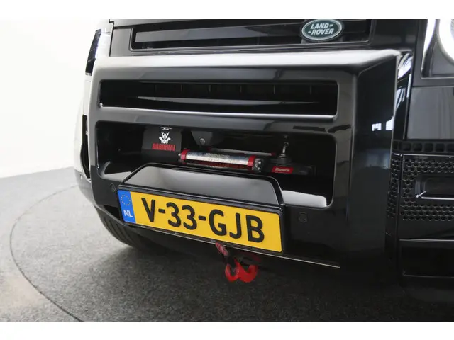Land Rover Defender 2.0 D240 110 HSE 2020 Diesel 32