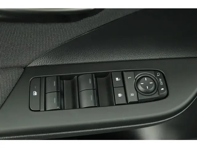 Toyota C-HR 1.8 Hybrid 140 Dynamic 2024 Hybride Benzine 32