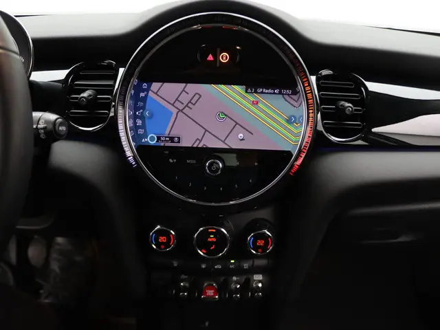 MINI 5-Deurs One 2022 Benzine 10
