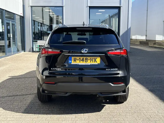 Lexus NX 300h AWD Luxury Line 2015 Hybride Benzine 18