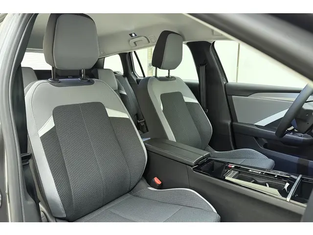 Opel Astra Electric 54 kWh Edition 2024 Elektrisch 10