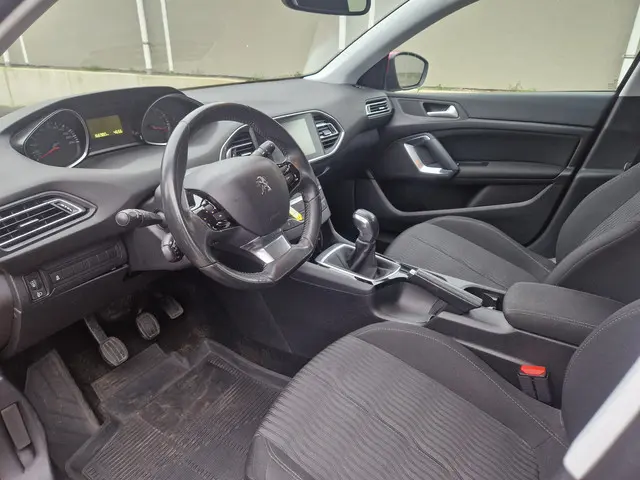 Peugeot 308 1.2 VTi Active 2014 Benzine 9