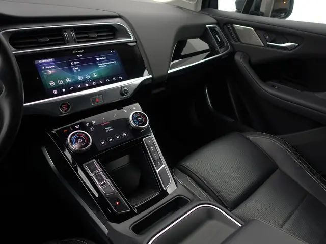 Jaguar I-PACE EV400 SE 90 kWh Aut- 2018 Elektrisch 8