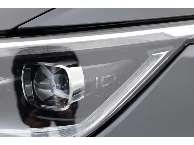 Volkswagen Golf 1.5 eTSI Style DSG 2020 Benzine 42