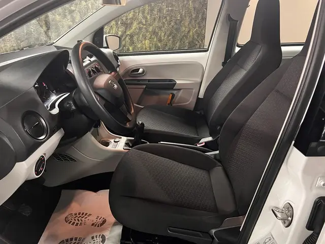 SEAT Mii 1.0 Style Intense 2019 Benzine 17