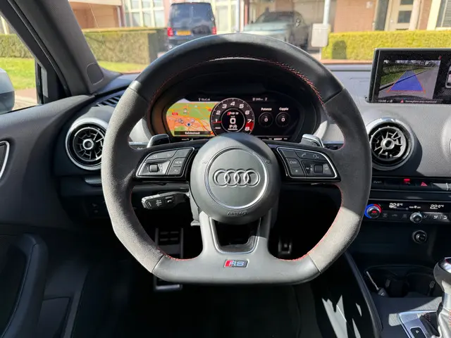 Audi RS3 A3 Limousine 2.5 TFSI quattro 2018 Benzine 10