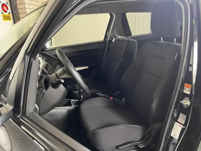 Suzuki Swift 1.0 Select 2019 Benzine 27