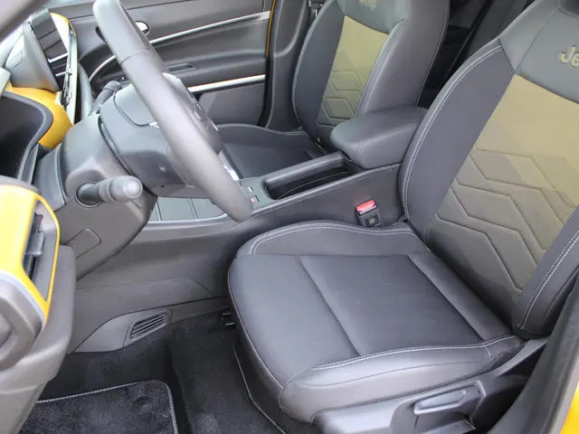 Jeep Avenger 1st Edition 54 kWh 2024 Elektrisch 14