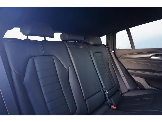 BMW X4 xDrive20i 2025 Benzine 11