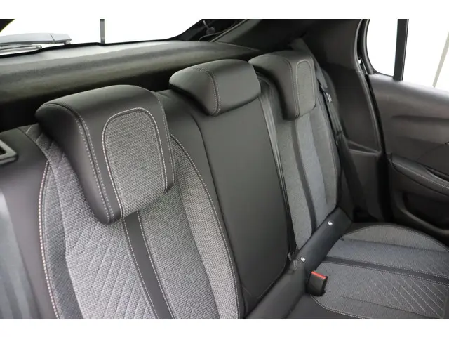 Peugeot 208 1.2 PureTech 100 Allure 2024 Benzine 15