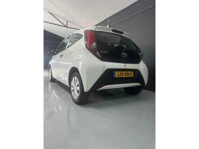 Toyota Aygo 1.0 VVT-i x 2019 Benzine 3