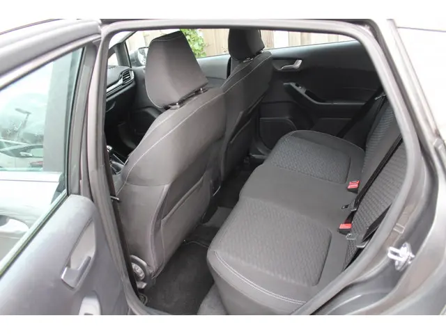 Ford Fiesta 1.0 EcoBoost Hybride Titanium 2023 Benzine 10