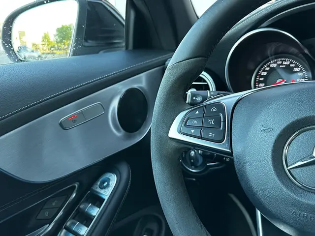Mercedes-Benz C-Klasse Cabrio 200 AMG 2017 Benzine 23