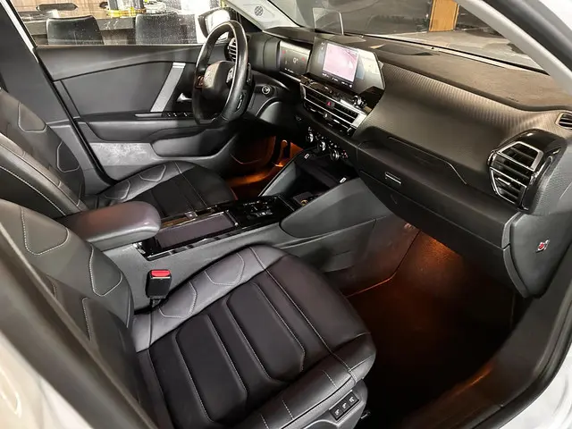 Citroën C4 1.2 Puretech Shine Pack Business 2021 Benzine 20