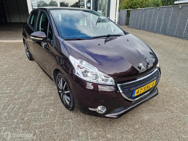 Peugeot 208 1.4 VTi Envy 2012 Benzine 6