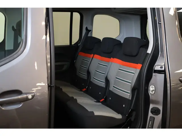 Citroën Berlingo PT 110 Shine XTR 2019 Benzine 21