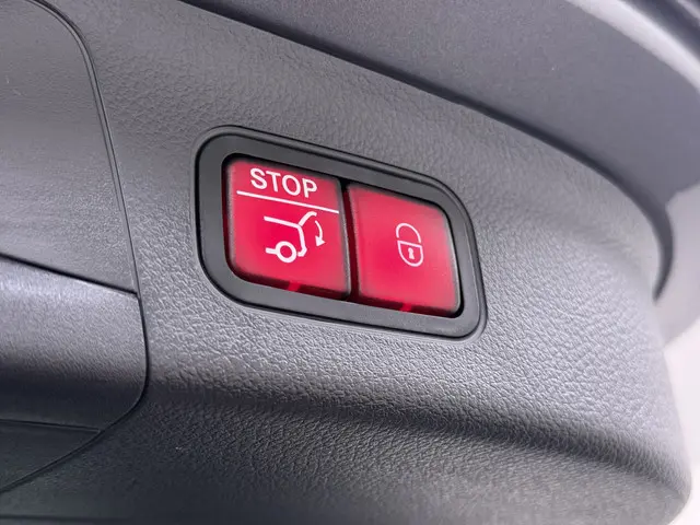 Mercedes-Benz GLA 250 e AMG line 2025 Hybride Benzine 9