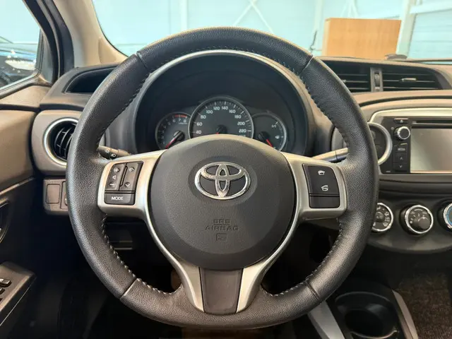 Toyota Yaris 1.3 VVT-i Aspiration 2014 Benzine 15