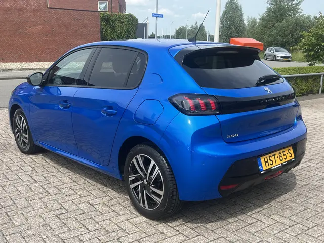 Peugeot 208 1.2 100 pk Allure 2024 Benzine 3