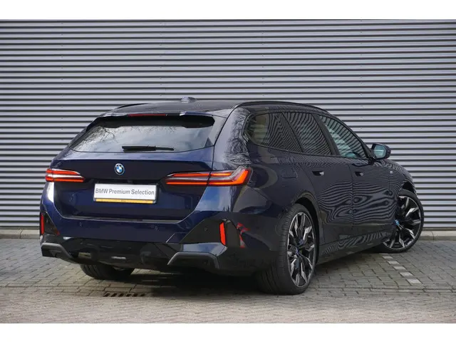 BMW i5 2