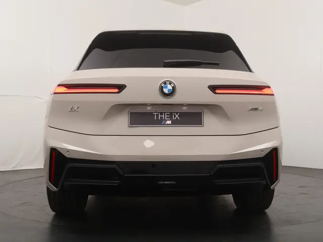 BMW iX xDrive45 101 kWh 2026 Elektrisch 9