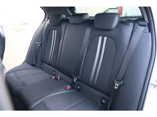 BMW 1 Serie 118i Executive Sportline Aut. 2021 Benzine 27