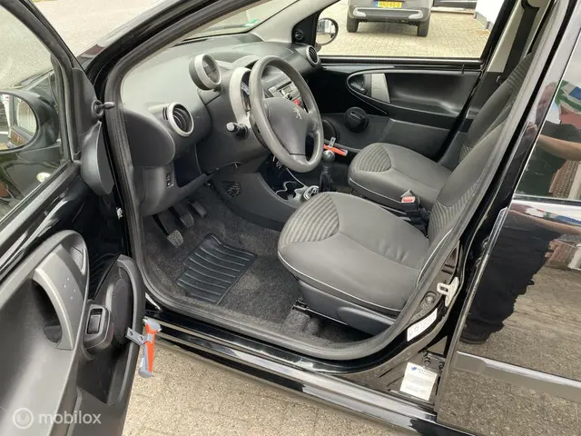 Peugeot 107 1.0 Active | Airco | Led | 5 drs. | 2013 Benzine 6