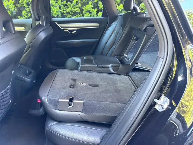 Volvo V90 2.0 T4 2019 YOUR CLASSIC CAR-SOLD. 2019 Benzine 26