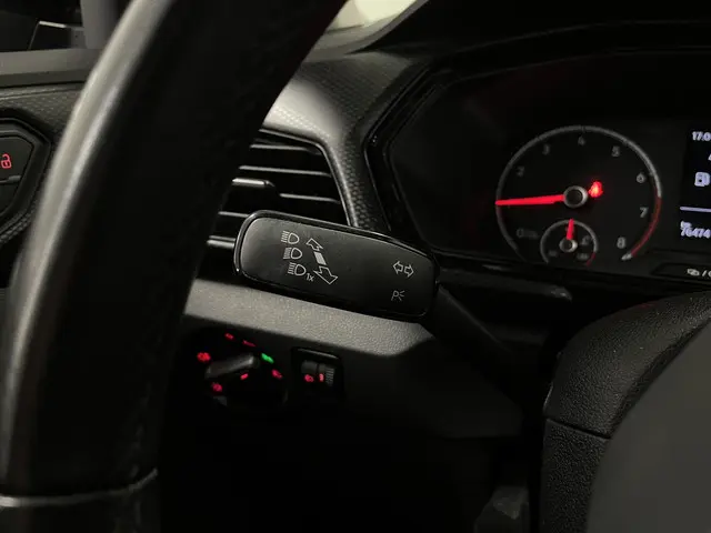 Volkswagen T-Cross 1.0 TSI Life 2021 Benzine 38