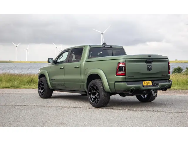 Dodge Ram 1500 5.7 V8 4x4 Crew Cab Limited 2024 Benzine 69