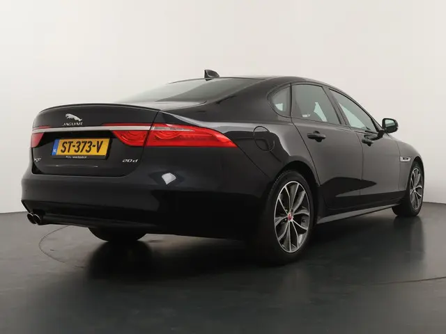 Jaguar XF 2.0d Portfolio 2018 Diesel 5