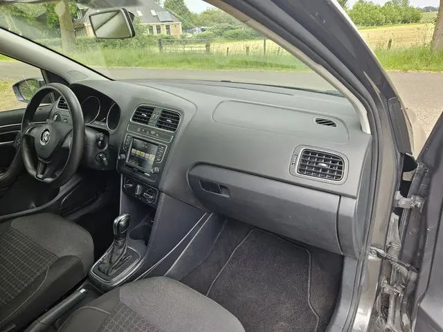 Volkswagen Polo 1.2 TSI Comfortline 2015 Benzine 11