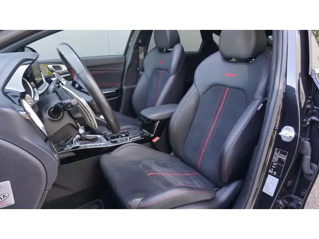 Kia ProCeed 1.6 T-GDI 205pk GT 2019 Benzine 8