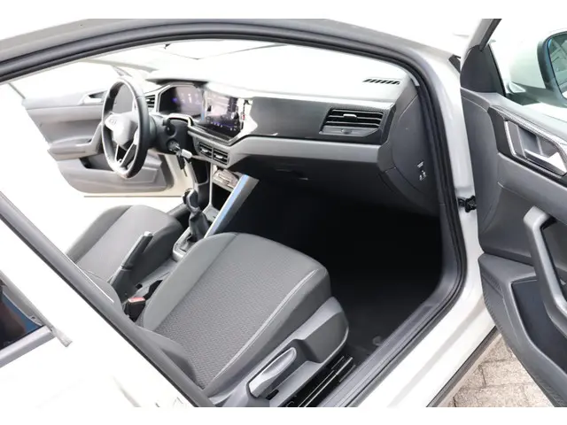 Volkswagen Taigo 1.0 TSI Life Business 2022 Benzine 17