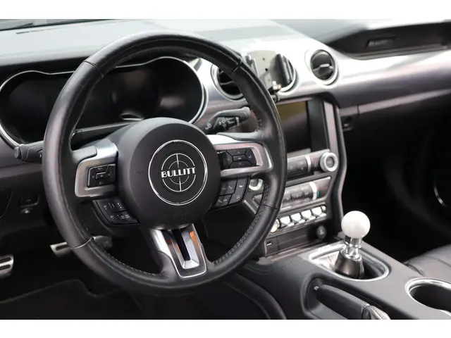 Ford Mustang Fastback Bullitt 2019 Benzine 28