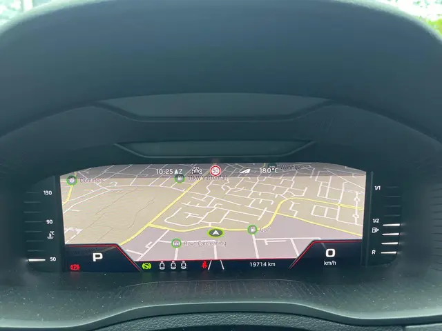 Škoda Karoq 1.5 TSI ACT Sportline Business 2024 Benzine 24