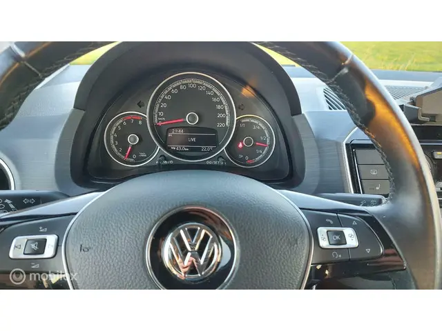 Volkswagen up! 1.0 BMT high up! 2017 Benzine 14
