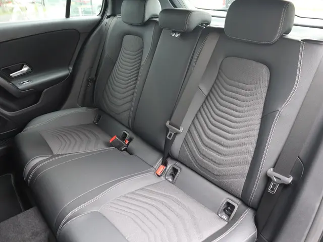 Mercedes-Benz A-Klasse 180 Star Edition 2025 Benzine 8