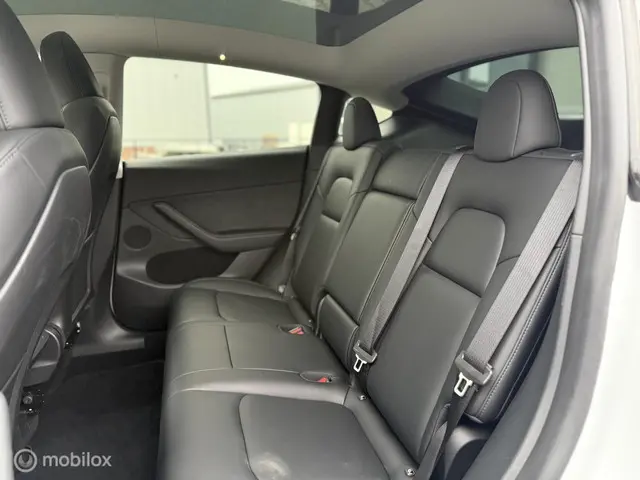 Tesla Model Y RWD 58 kWh 2022 Elektrisch 15