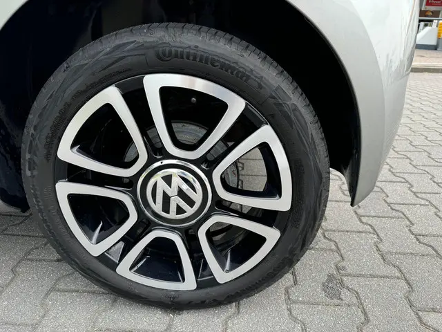 Volkswagen up! 1.0 BMT high up! 2019 Benzine 5