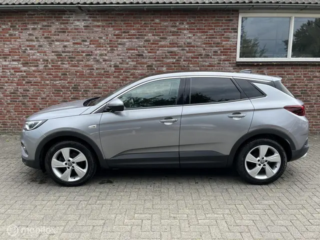 Opel Grandland X 1.2 Turbo Ultimate 2018 Benzine 2