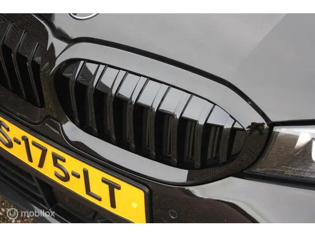 BMW 3 Serie Touring 318i 2.0 Sportstoelen 2021 Benzine 8