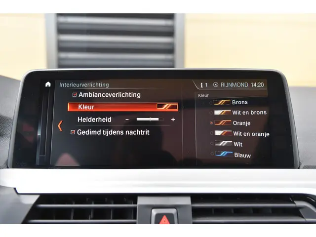 BMW X3 xDrive20i High Executive 2018 Benzine 27