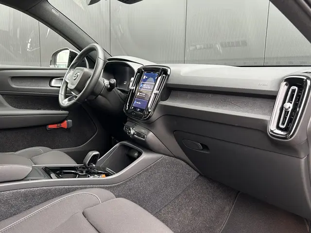 Volvo XC40 Recharge Core 70 kWh 2023 Elektrisch 3