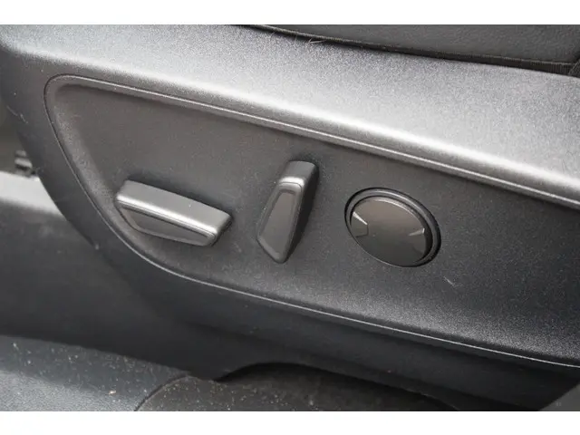 Ford Kuga 2.5 PHEV ST-Line X 2024 Hybride Benzine 12